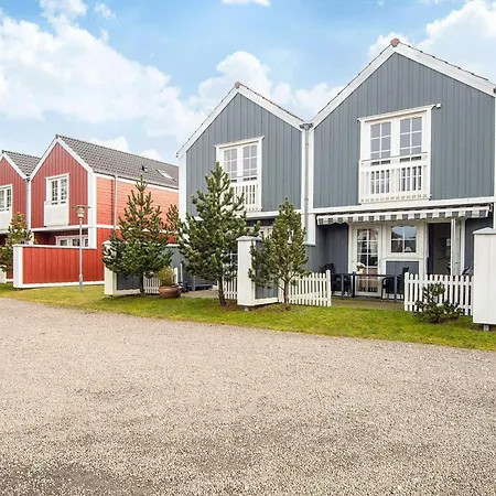 4 Person In Blavand-by Traum
